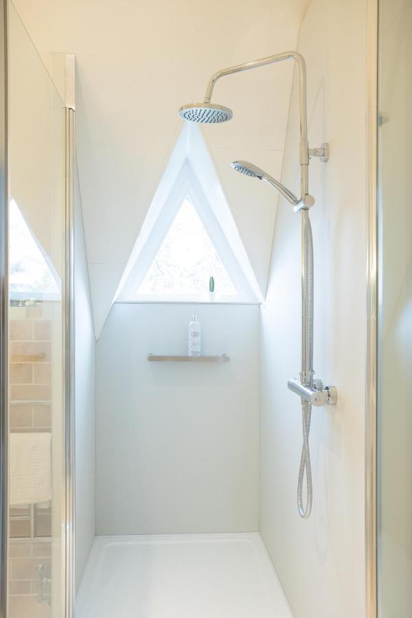 Spacious 3Br Victorian Cheltenham Loft Flat In Cotswolds - Free Parking Apartment Екстериор снимка